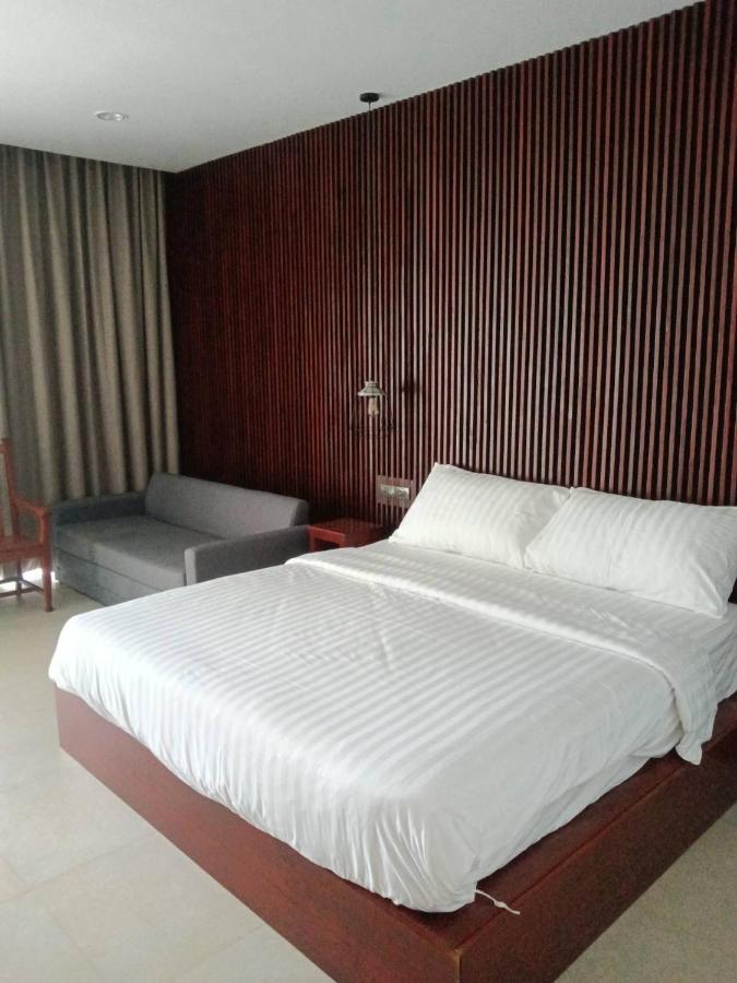 Beach House By Rose Massage Nai Thon Beach Exterior photo